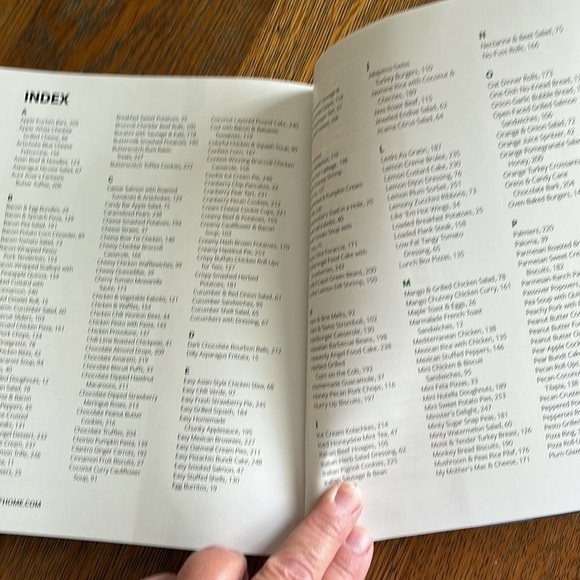 NEW Taste of Home 5 Ingredient Recipe Cookbook - Picture 6 of 7